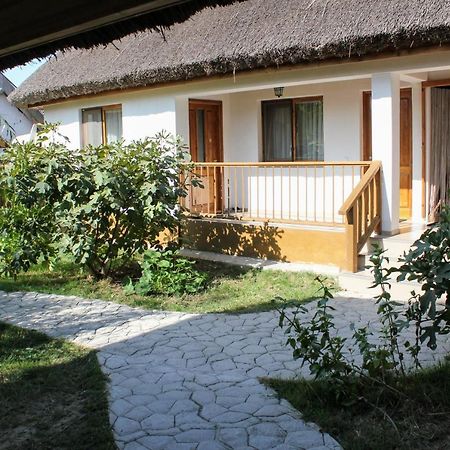 Cerdacul Cu Stuf Hotel Sfântu Gheorghe Exterior foto