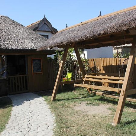 Cerdacul Cu Stuf Hotel Sfântu Gheorghe Exterior foto