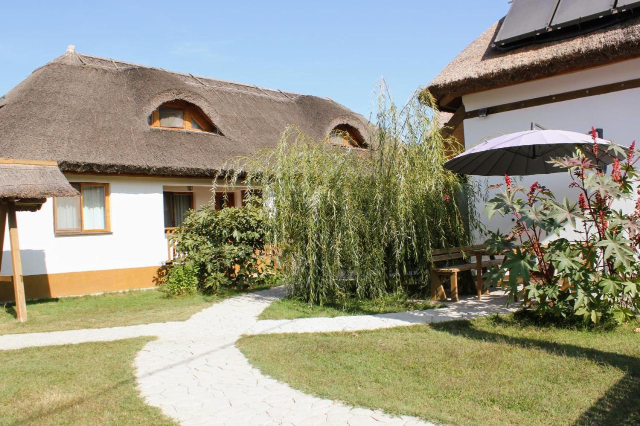 Cerdacul Cu Stuf Hotel Sfântu Gheorghe Exterior foto