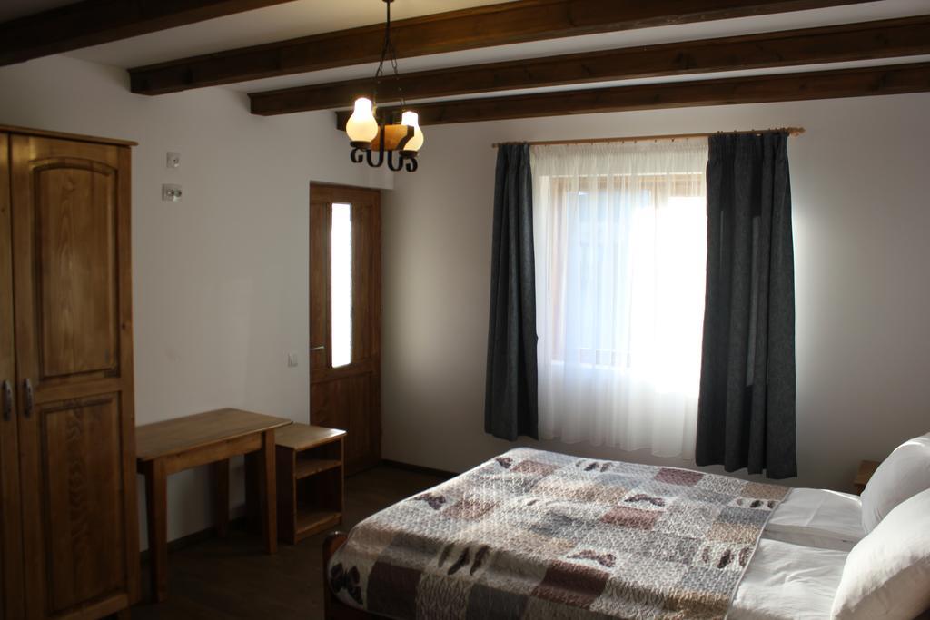 Cerdacul Cu Stuf Hotel Sfântu Gheorghe Exterior foto